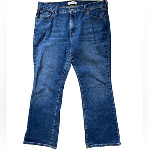 Levi's • Bootcut • 515 • Jeans